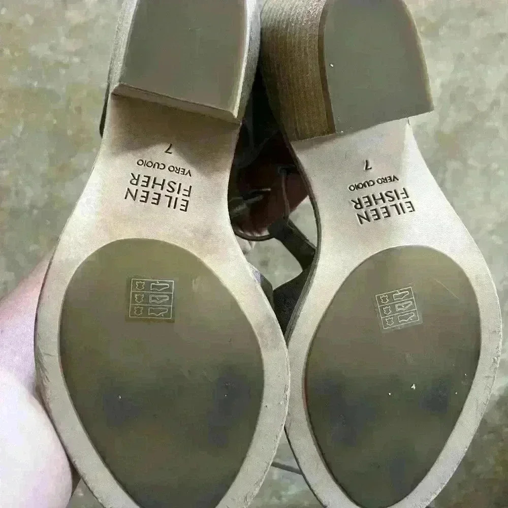 Eileen Fisher Size 7 Lou Gold Sandal Heel Strappy Metallic Peep Toe Stacked Heel - Picture 4 of 6